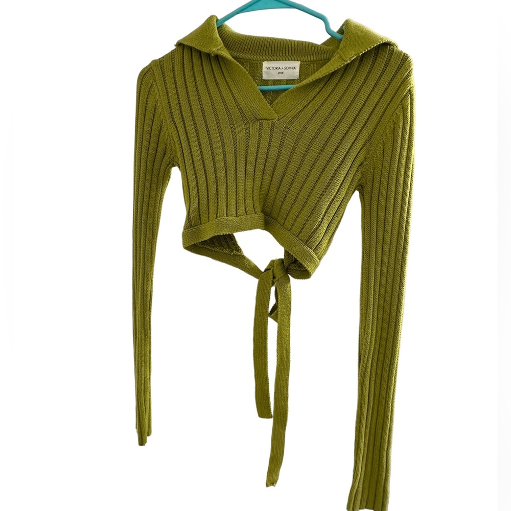 Victoria + Sophia Cropped Sweater Top
